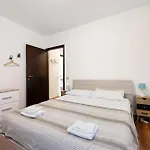 Gardoncino With Pool